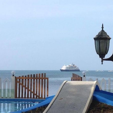 Agm Beachfront Resort Donsol Ngoại thất bức ảnh